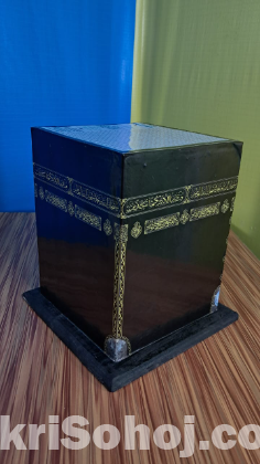 কাবার আদলে তৈরি সেভিংস বক্স